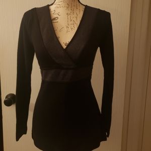 Long sleeve v-neck sweater